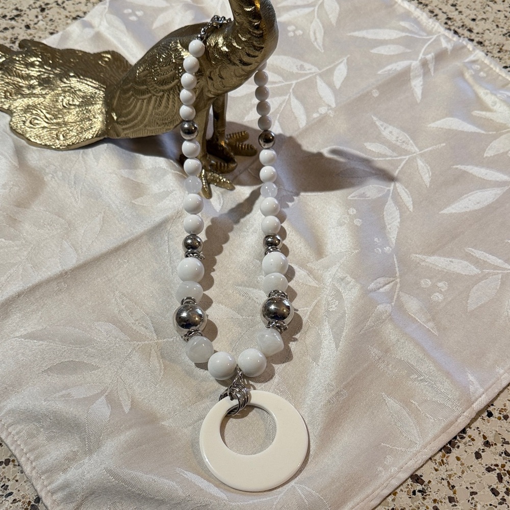 Chic White and Silver Beaded Necklace